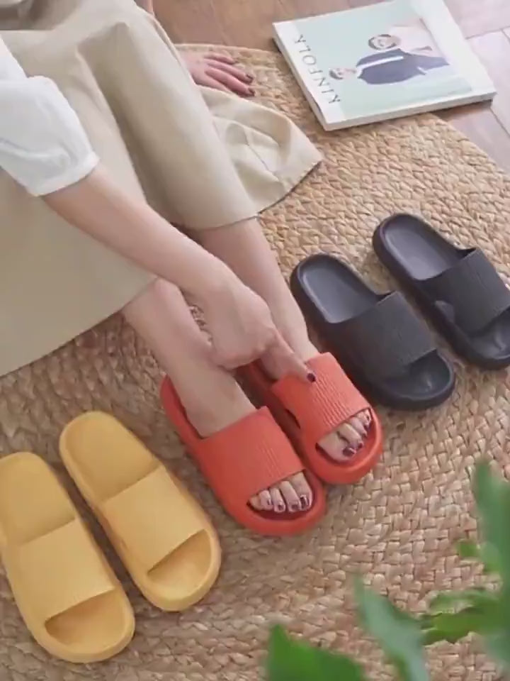 Load video: Home Slippers Couples Feel Cool Stepping On Excrem